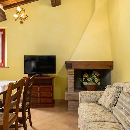 Borgo Mommialla Casa Alessandra Nyaraló